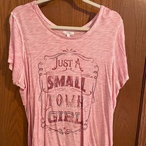 🔥🔥Maurice’s size 1X ladies peach colored tee shirt.